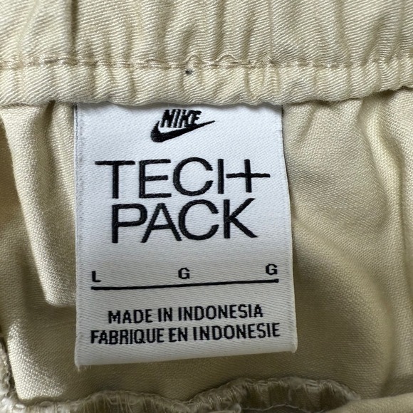 Nike Tech Pack Pants Men Large Beige Utility Cargo Zip Pockets Belted DM5547-206 - Picture 8 of 16
